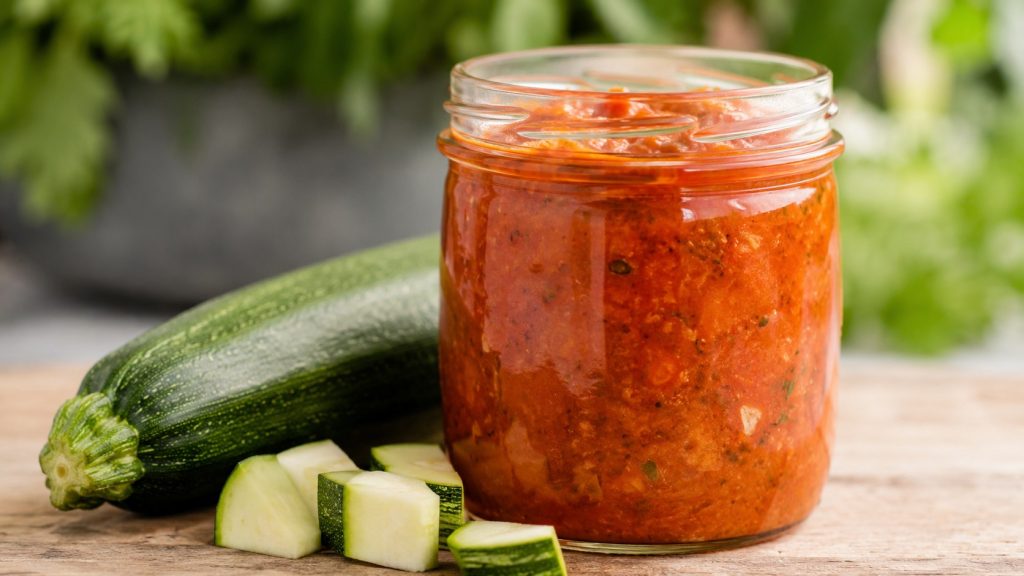 Ketchup z cukinii bez obierania — prosty sposób na nadmiar warzyw z ogrodu