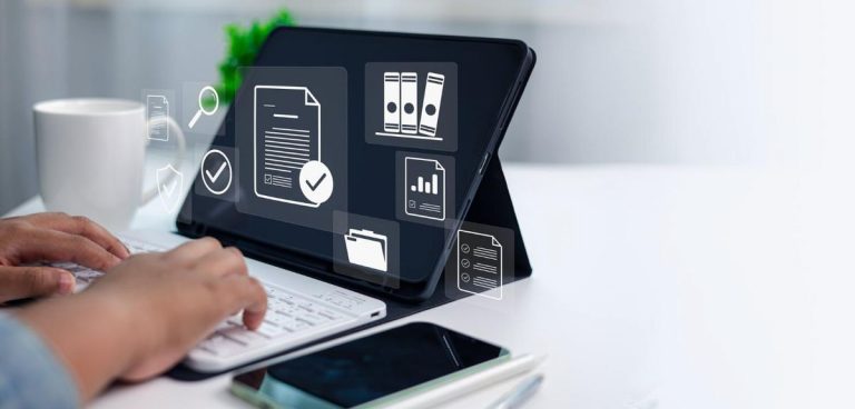 Praca z dokumentami PDF na laptopie i tablecie